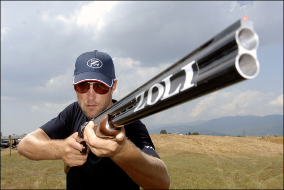 Brad-Kidd-Shooting-Zoli-Gun